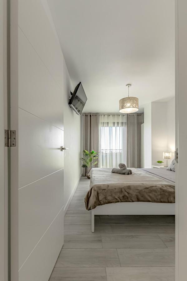 Newly Reformed Apartment With Sea View And Pool, Near The Beach, In Playa De Las Americas Exterior photo